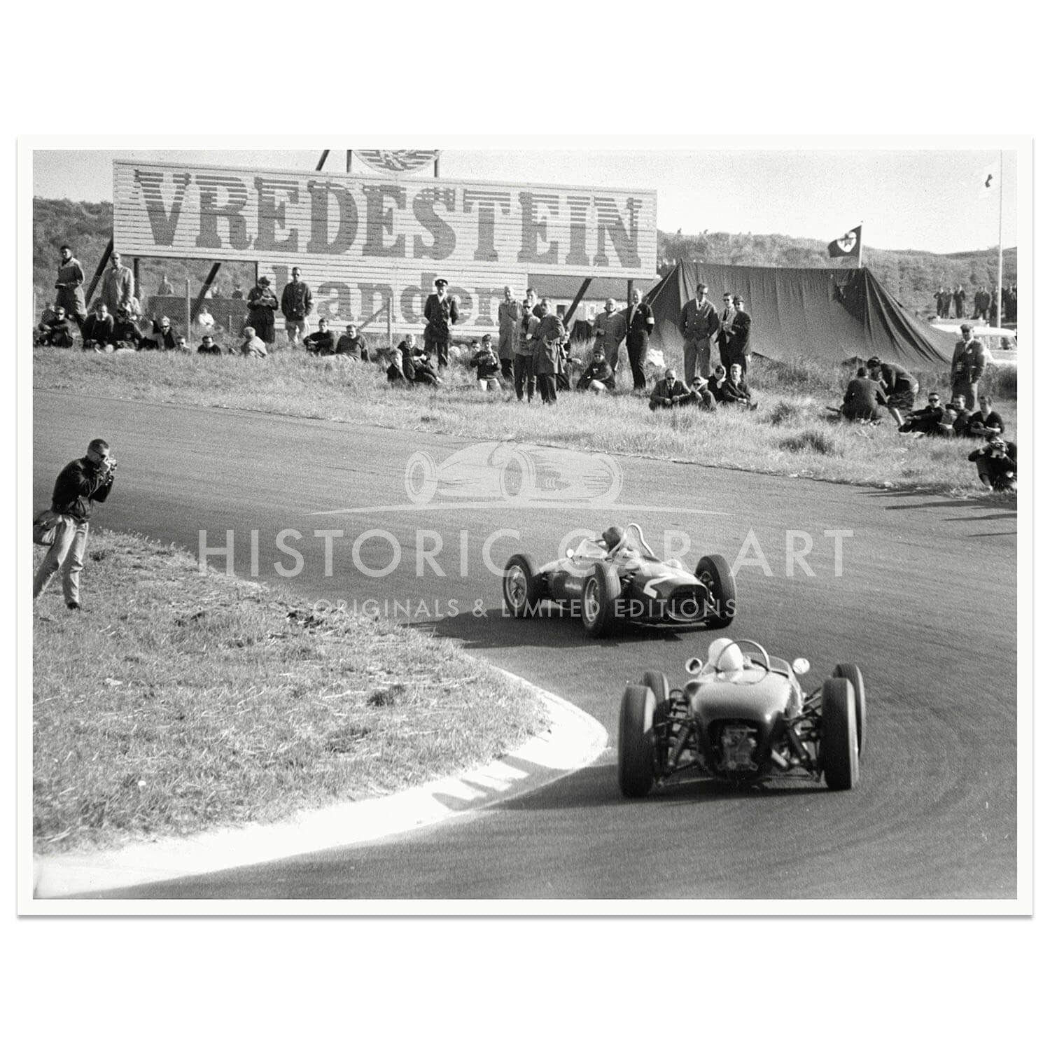 1961 Dutch Grand Prix | Richie Ginther (Ferrari) leads Stirling Moss (Lotus) | Photograph